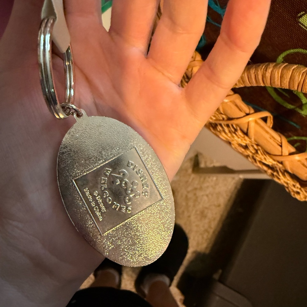 Two Disney Keychains - Picture 2 of 6